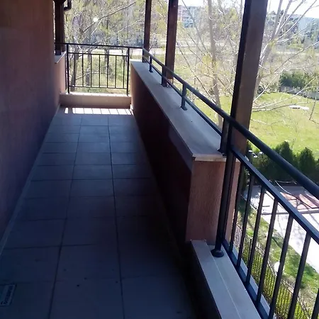 Santa Sofia Apartcomplex شقة فندقية *
